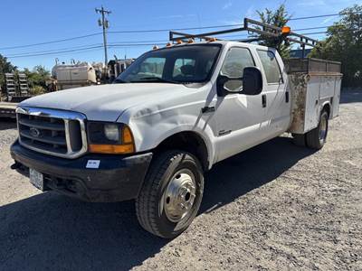 1999 Ford F450 Crew Cab 4X4 Utility Truck