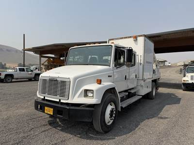 2002 Freightliner FL70 S/A Crew Cab Service Truck