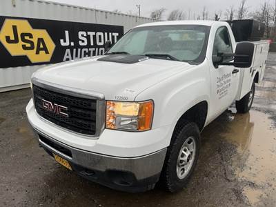 2012 GMC Sierra Utility Truck