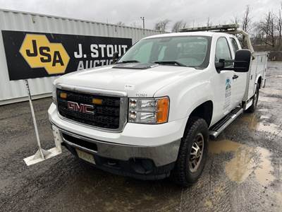2011 GMC Sierra Extra Cab 4X4 Utility Truck