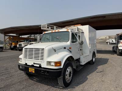 1999 International 4700 S/A Service Truck