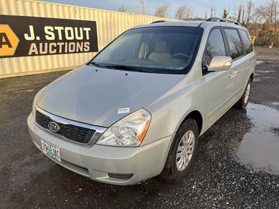 2012 Kia Sedona Minivan