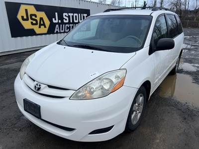 2008 Toyota Sienna LE Minivan