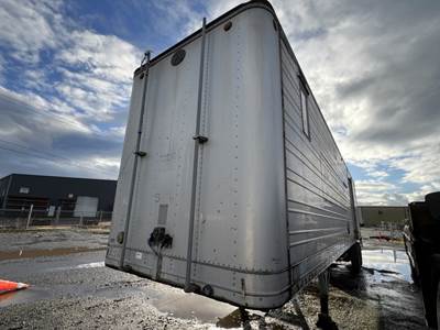 1976 Great Dane 730TB 40' T/A Office Trailer