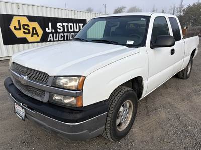 2004 Chevrolet Silverado Extra Cab 4x4 Pickup
