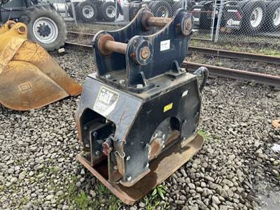 2011 Caterpillar CVP75 29" Plate Compactor