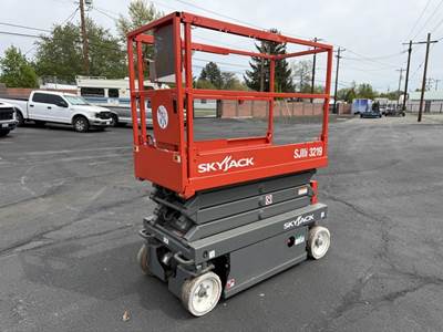 2013 Skyjack SJIII3219 Scissor Lift