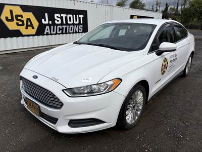 2015 Ford Fusion Hybrid Sedan