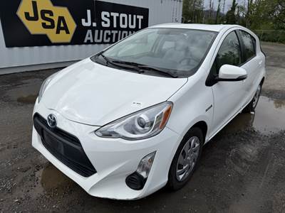 2015 Toyota Prius C Hybrid Sedan