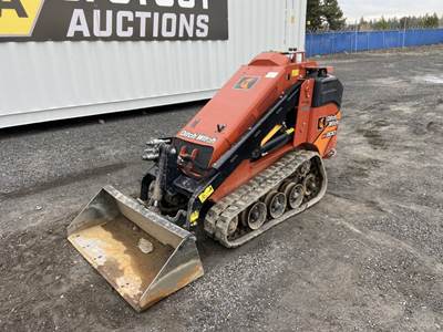 2021 Ditch Witch SK800 Mini Compact Track Loader