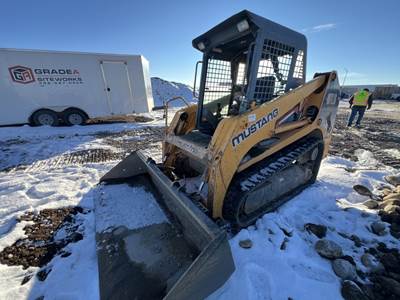 Mustang MTL16 Compact Track Loader