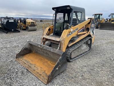 Mustang MTL16 Compact Track Loader