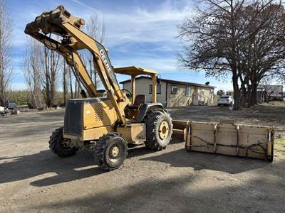 John Deere 210LE Skip Loader