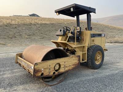 2001 Caterpillar CS433C Vibratory Roller