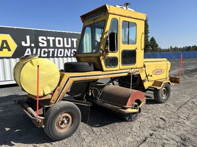 1985 Larson 6330 Broom