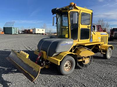 2015 Superior Broom DT80J Broom Sweeper