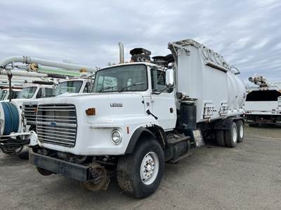 1995 Ford L9000 T/A Guzzler Vacuum Truck