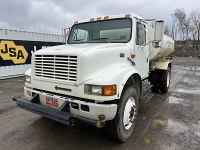 2000 International 4700 S/A Water Truck
