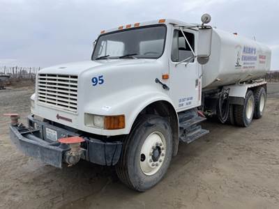 1995 International 4900 T/A Water Truck