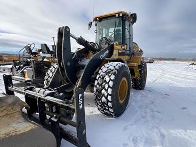 John Deere 624 P-Tier Wheel Loader