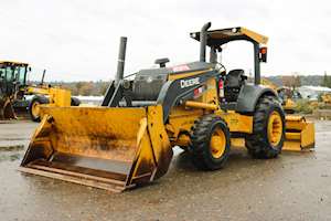 2013 John Deere 210K Skip Loader