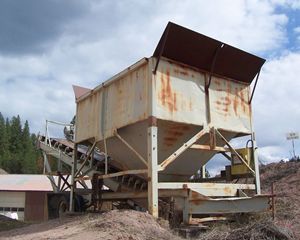 Spokane Machinery Load out Bunker/Surge Bin - 40 Tons