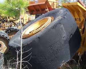 988 B/F spare tire and wheel Heavy Equipment Tire