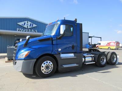 Freightliner Cascadia 126 Day Cab Truck - Detroit 400HP, 12 Speed Dt12 Amt