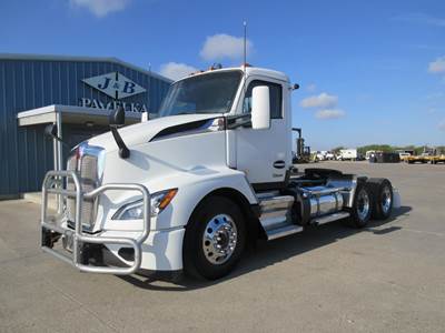 Kenworth T680 Day Cab Truck - Paccar 430HP, 12 Speed Amt