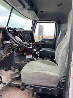 Mack Pinnacle CXU613 Day Cab Truck