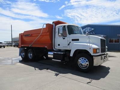 Mack Pinnacle CHU613 Dump Truck - MP8 335HP, 10 Speed Manual, 14' Dump