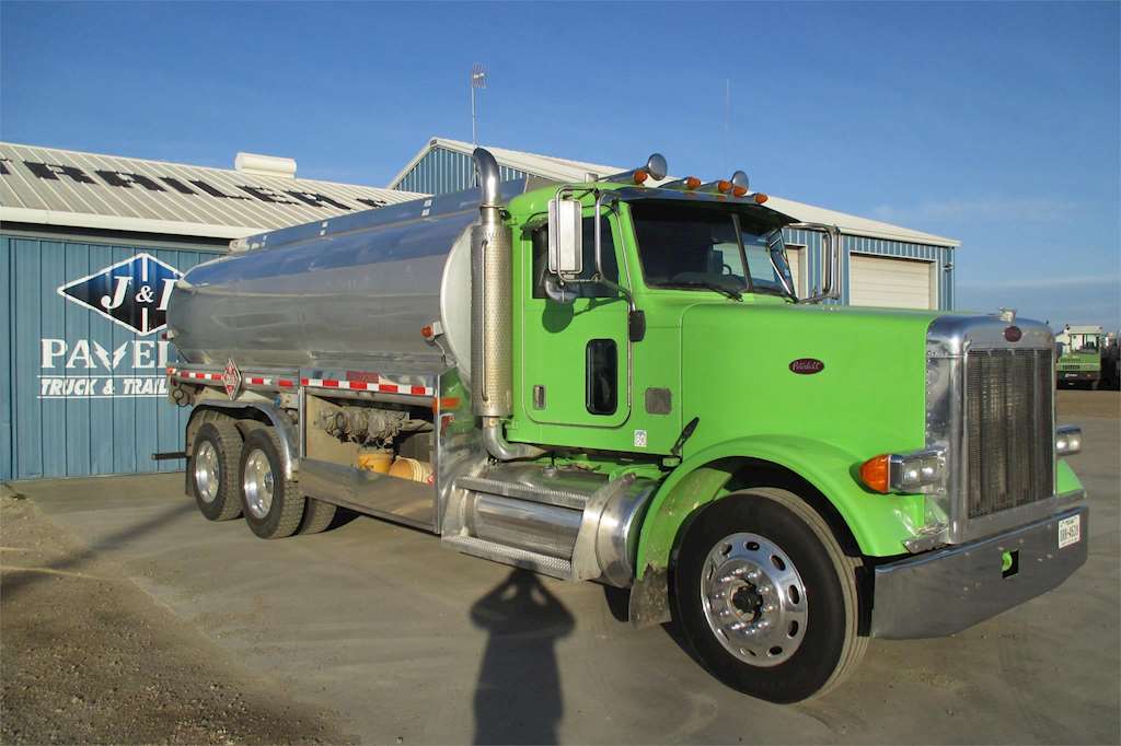 2007 Peterbilt 378 Fuel / Lube Truck For Sale, 343,000 Miles Robstown