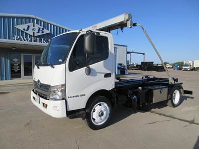 Hino 195 Single Axle Hooklift Truck - Automatic