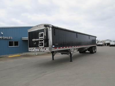 WILSON DWH-750B Hopper / Grain Trailer