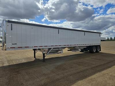 WILSON DWH-750B PACESETTER Hopper / Grain Trailer