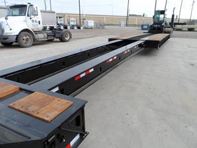 Globe 55 TON EXTENDABLE W/ HYDRAULIC FLIP AXLE Lowboy Trailer