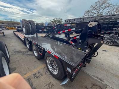 Globe 55 TON EXTENDABLE WITH HYDRAULIC FLIP STINGER Lowboy Trailer