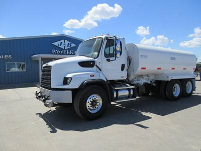 Freightliner 114SD 4000 Gallon Water Truck - Detroit 350HP, 10 Speed Manual
