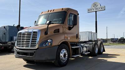 Freightliner Cascadia 113 Day Cab Truck - Detroit, 10 Speed Manual