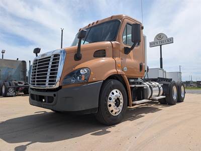 Freightliner Cascadia 113 Day Cab Truck - Detroit, 10 Speed Manual