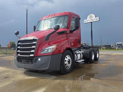 Freightliner Cascadia 116 Day Cab Truck - Detroit 450HP, Automatic