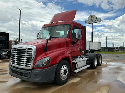 Freightliner Cascadia 125 Day Cab Truck - Detroit 450HP, 12 Speed Ultrashift Automatic