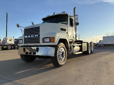 Mack CH613 Day Cab Truck - 13 Speed Manual