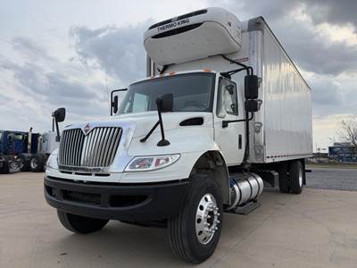 Mack CHN613 Tri Axle Day Cab Truck - E7, 18 Speed Manual