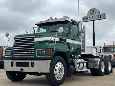 Mack Pinnacle 64T Day Cab Truck - MP8, 10 Speed Manual
