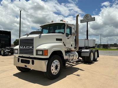 Mack Pinnacle CHU613 Day Cab Truck - MP8, 13 Speed Manual