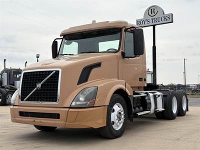 Volvo VNL64T300 Day Cab Truck - VED13, Automatic