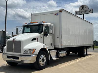 Kenworth T370 28 ft Box Truck - Automatic, Roll up Door