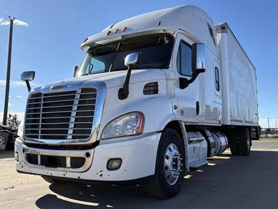Freightliner Cascadia 113 Single Axle Expeditor / Hot Shot Truck - Detroit, Automatic