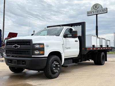 Chevrolet Silverado 5500HD 14 ft Flatbed Truck - 350HP, 6 Speed Automatic